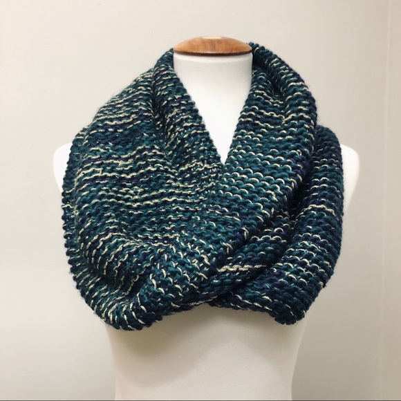 Accessories - Cozy Infinity Scarf